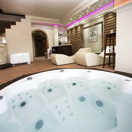 Hébergement de vacances Modern Mansion In Italy With Pool Montefiascone